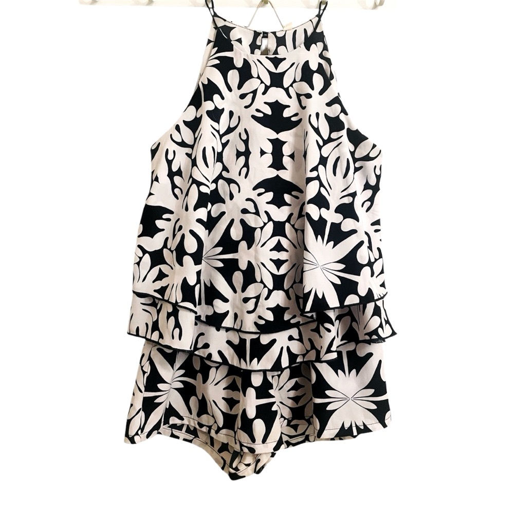 TYCHE Black White Spaghetti Strap Swing Cami Tiered Top Matching Shorts Set SM